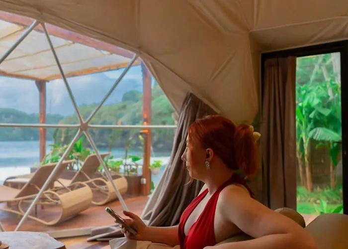Beachfront Luxury Dome - Gamat Bay