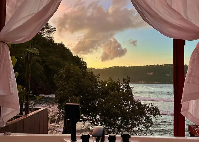 Beachfront Luxury Dome - Gamat Bay Hotel