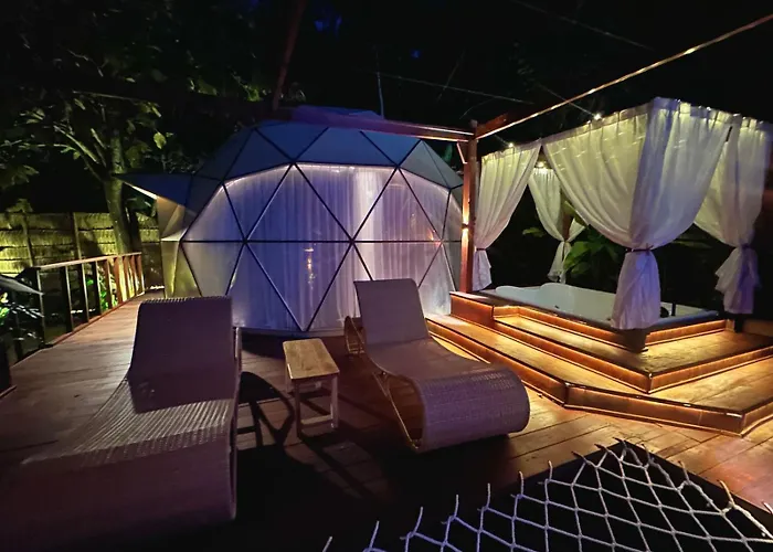 Hotel Beachfront Luxury Dome - Gamat Bay *