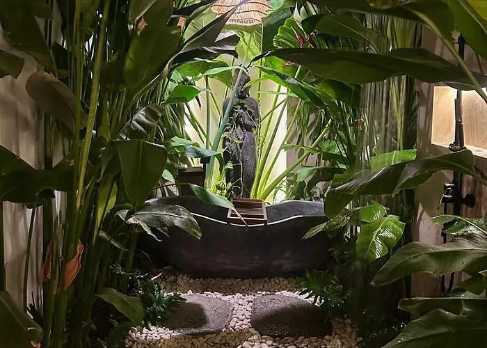 Hotel Beachfront Luxury Dome - Gamat Bay